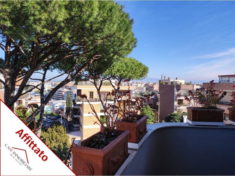 Appartamento in Affitto a Roma, 3'000€, 165 m²