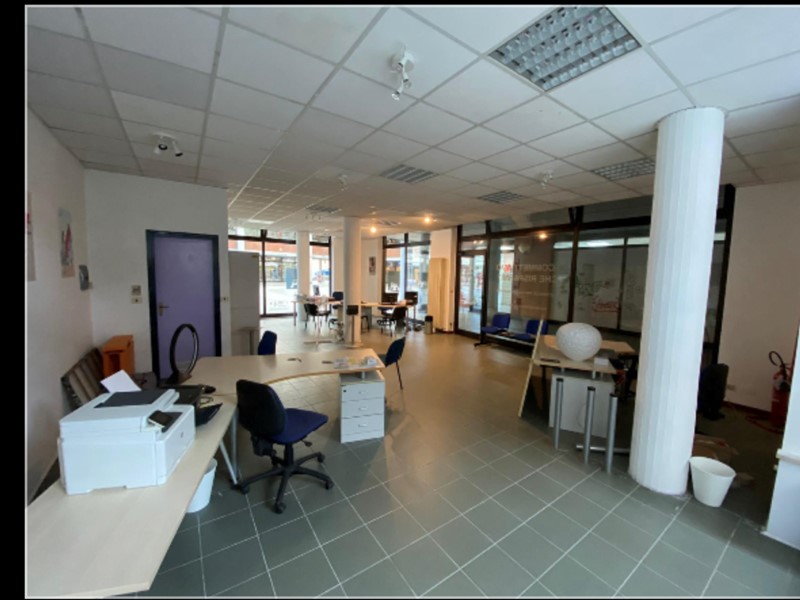 Immobile commerciale in Vendita a Grugliasco, 140'000€, 85 m²