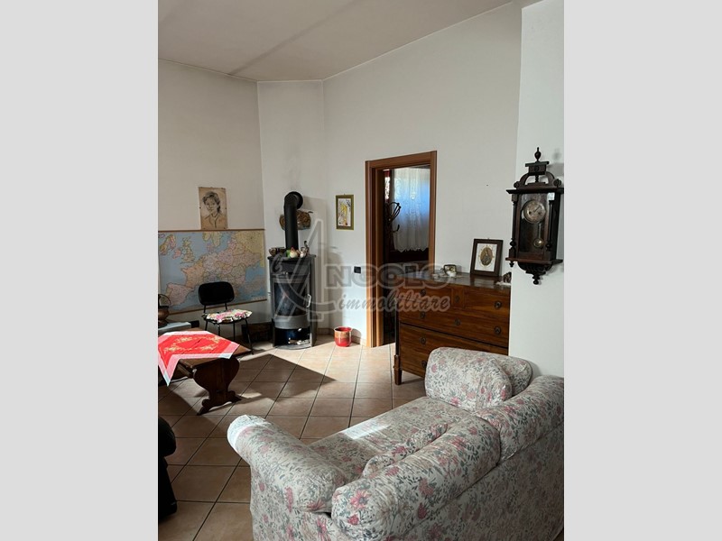 Appartamento in Vendita a Stienta, 54'000€, 175 m²