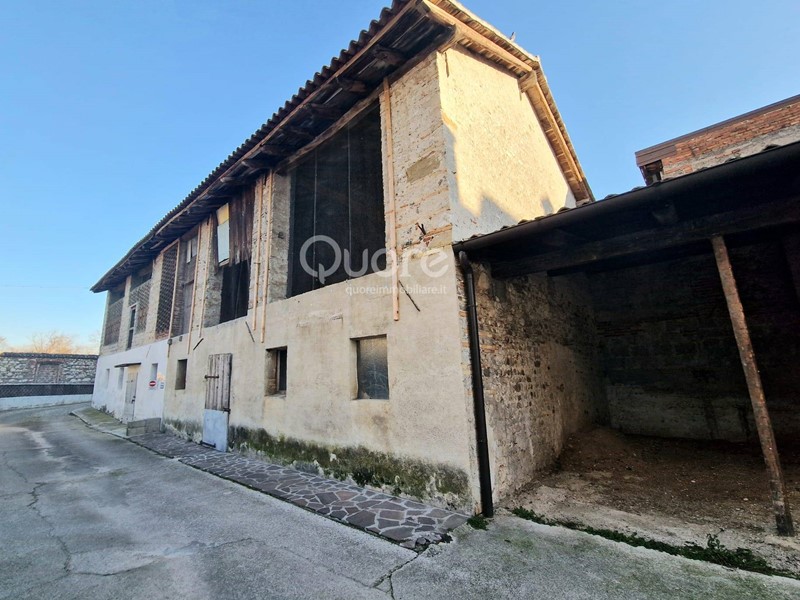 Rustico in Vendita a Udine, zona Cussignacco, 48'000€, 130 m²