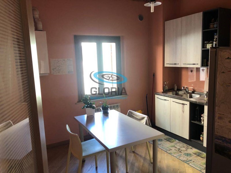 Quadrilocale in Vendita a Fabriano, zona CENTRO STORICO, 125'000€, 90 m²