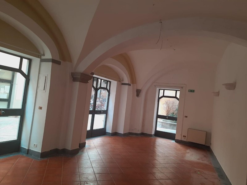 Immobile commerciale in Vendita a Castelfranco di Sotto, 95'000€, 200 m²