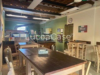 Immobile commerciale in Vendita a Lucca, zona San Concordio Contrada, 195'000€, 100 m²