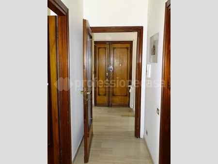 Ufficio in Affitto a Livorno, 600€, 75 m²