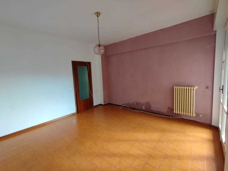 Quadrilocale in Vendita a Castelbellino, 75'000€, 100 m²