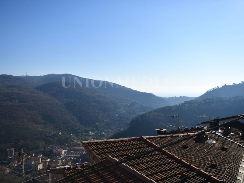 Casa Indipendente in Vendita a Arcola, zona Trebiano, 140'000€, 160 m²