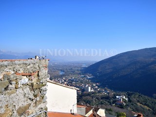 Casa Indipendente in Vendita a Arcola, zona Trebiano, 140'000€, 160 m²