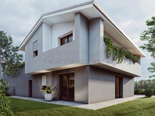 Casa Indipendente in Vendita a Campodoro, 420'000€, 220 m², con Box