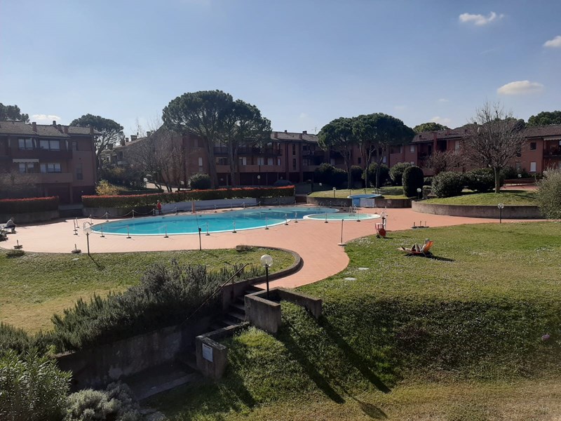 Attico in Affitto a Desenzano del Garda, zona desenzano, 2'500€, 120 m², arredato