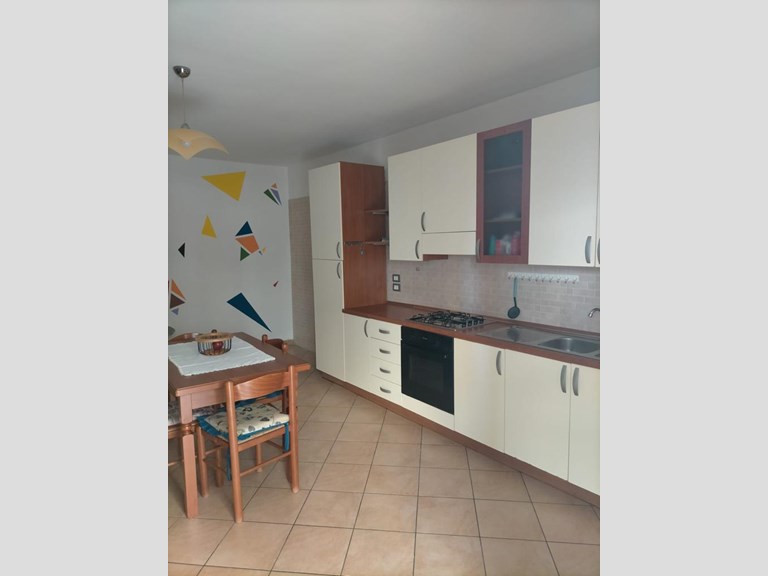 Bilocale in Vendita a Rende, zona Via Giulio Cesare contrada Arcavacata, 50'000€, 60 m², arredato