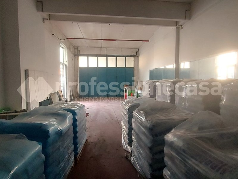 Negozio in Affitto a Siena, 1'800€, 213 m²