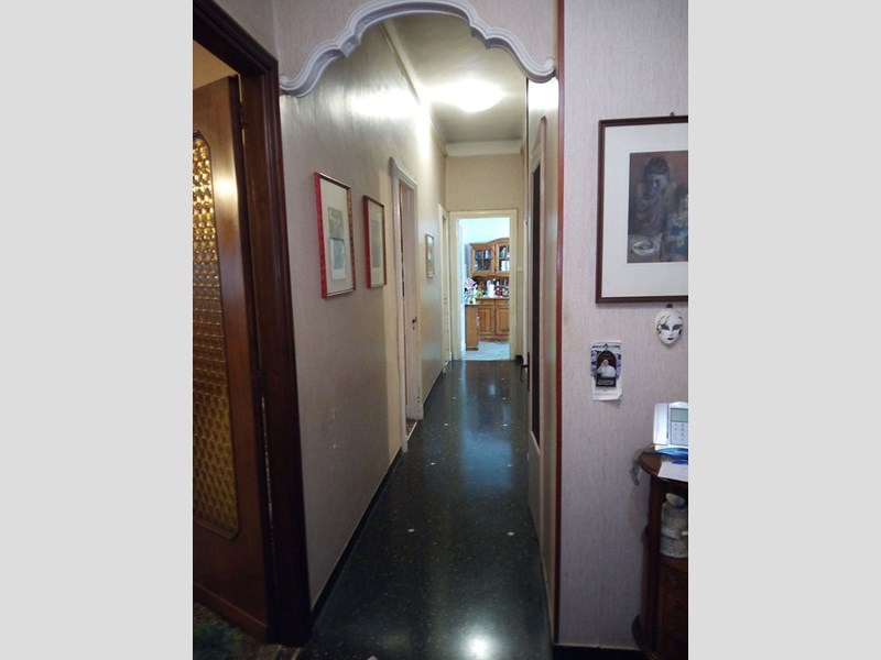 Appartamento in Vendita a Genova, zona Via Dino Col, 72'000€, 90 m²