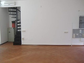 Ufficio in Affitto a Pisa, 2'000€, 100 m²