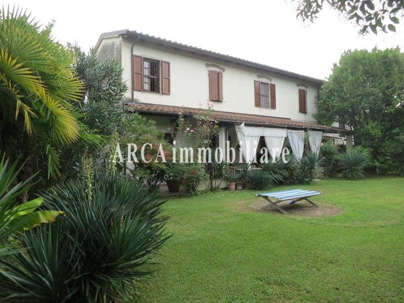 Casa di corte in Vendita a Pietrasanta, 850'000€, 220 m²