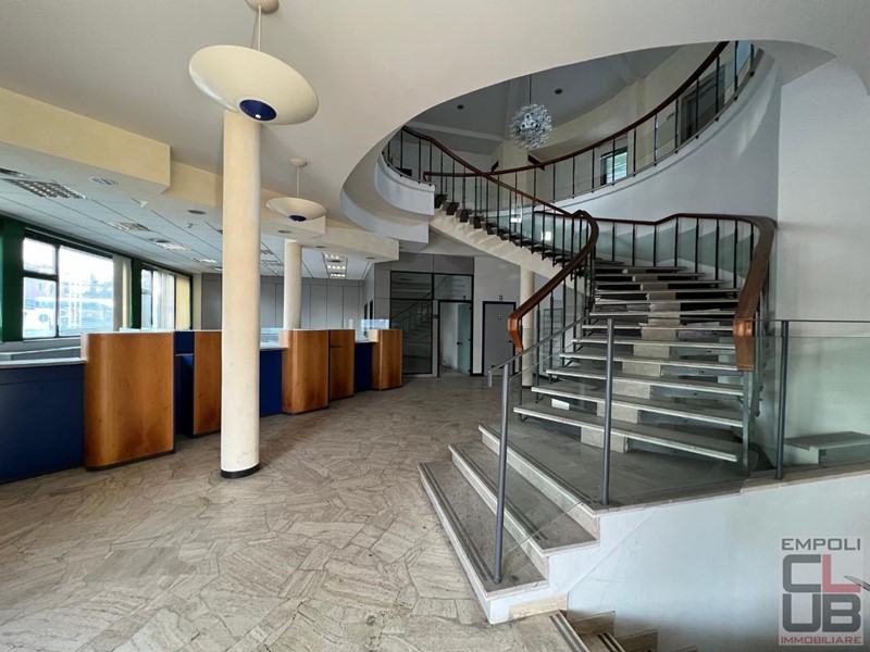 Ufficio in Vendita a Empoli, 1'200'000€, 700 m²