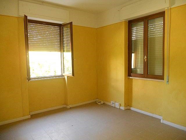 Immobile commerciale in Affitto a Lucca, zona San Marco, 650€, 55 m²