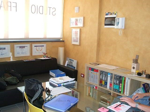 Ufficio in Affitto a Bientina, 1'200€, 85 m²