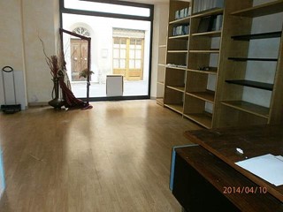 Immobile commerciale in Affitto a Buti, 1'100€, 170 m²