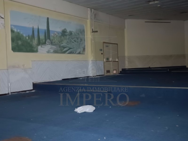 Immobile commerciale in Vendita a Ventimiglia, 899'999€, 1274 m²