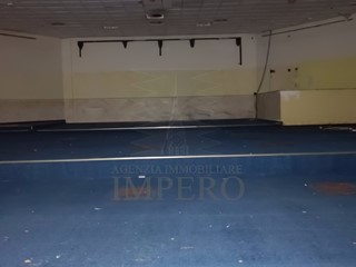 Immobile commerciale in Vendita a Ventimiglia, 899'999€, 1274 m²