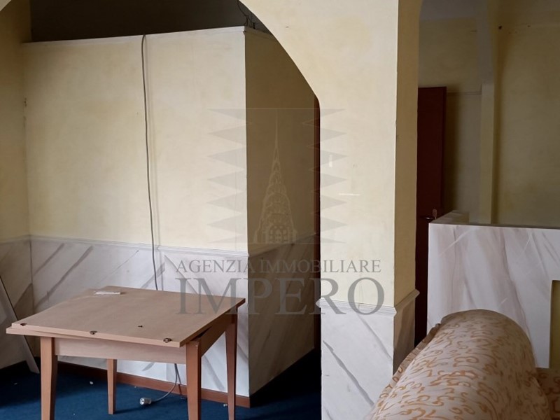 Immobile commerciale in Vendita a Ventimiglia, 210'000€, 101 m²