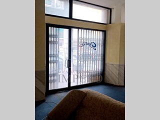 Immobile commerciale in Vendita a Ventimiglia, 210'000€, 101 m²