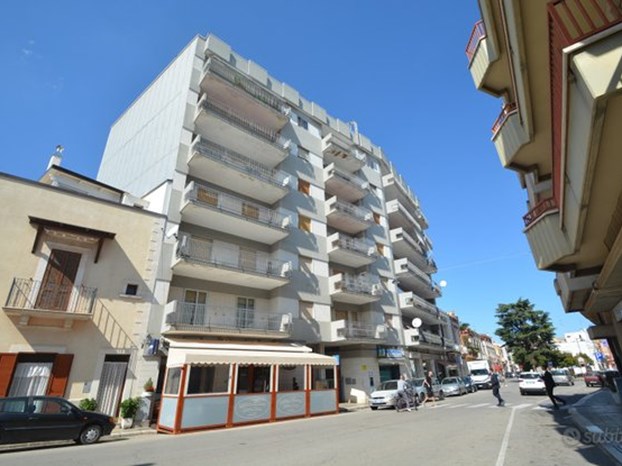 Quadrilocale in Vendita a Sammichele di Bari, zona centrale, 110'000€, 115 m², arredato