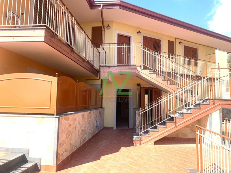 Quadrilocale in Vendita a Trecastagni, zona Centro, 178'000€, 95 m², con Box