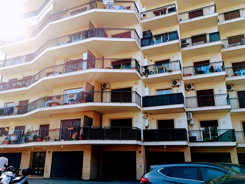 Quadrilocale in Vendita a Messina, zona Villa Dante/Provinciale, 198'000€, 97 m²