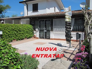 Casa Indipendente in Vendita a Comacchio, zona Lido degli Scacchi, 155'000€, 80 m², arredato