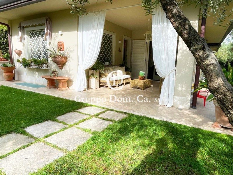 Villa in Affitto a Forte dei Marmi, 11'000€, 240 m², arredato