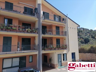 Appartamento in Vendita a Sant'Agata di Militello, zona SEMICENTRALE, 160'000&euro;, 135 m²