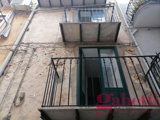 Casa Semi Indipendente in Vendita a Castelbuono, zona CENTRO STORICO, 39'000€, 60 m²