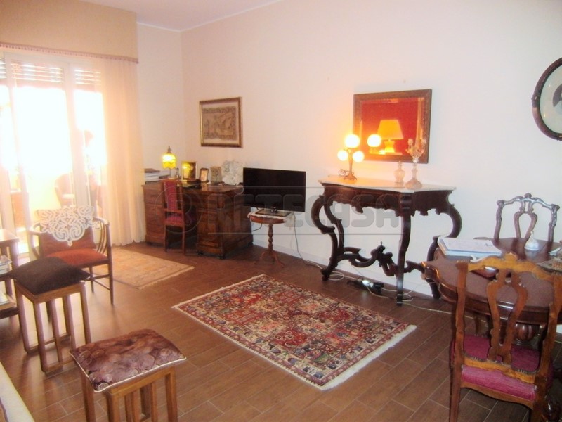 Appartamento in Vendita a Siracusa, zona Tica, 90'000&euro;, 120 m²