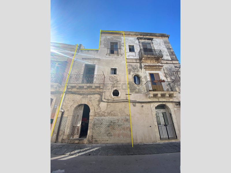 Casa Indipendente in Vendita a Siracusa, zona Ortigia, 300'000€, 300 m²