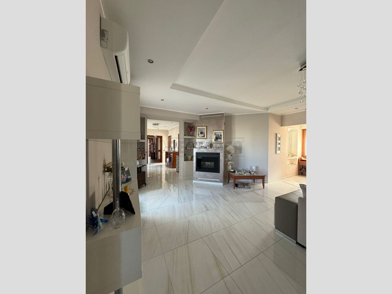 Appartamento in Vendita a Siracusa, 205'000&euro;, 190 m²