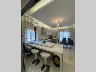 Appartamento in Vendita a Siracusa, 205'000&euro;, 190 m²
