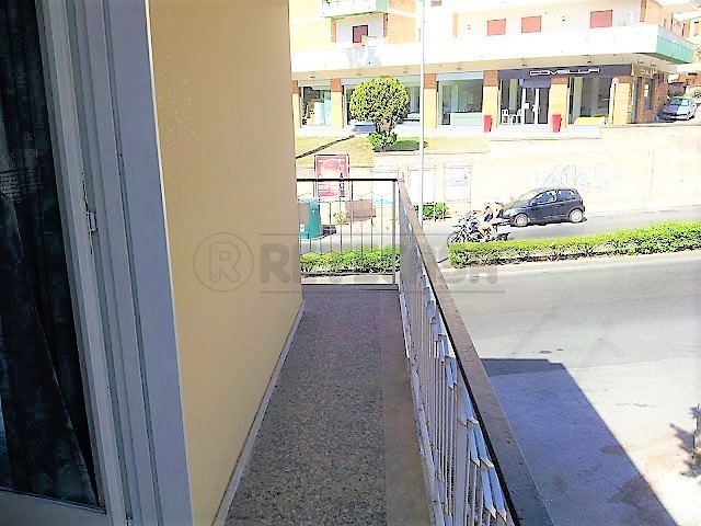 Appartamento in Vendita a Siracusa, zona TERACATI, 120'000&euro;, 120 m², con Box