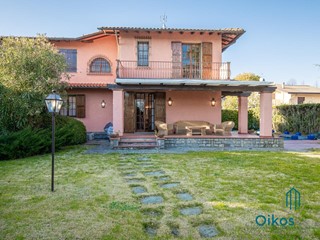 Villa in Affitto a Forte dei Marmi, 60'000€, 150 m², arredato
