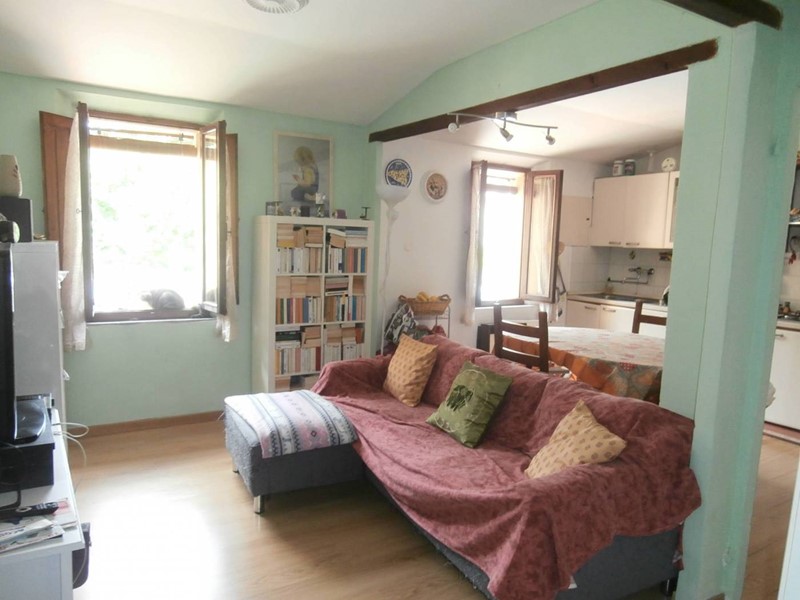 Quadrilocale in Vendita a Colle di Val D'Elsa, 110'000&euro;, 75 m², arredato