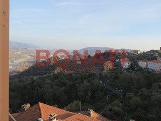 Quadrilocale in Vendita a Vezzano Ligure, zona Vezzano Basso, 95'000€, 108 m²