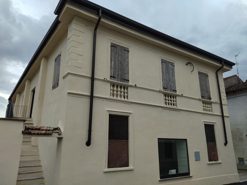 Casa Indipendente in Vendita a Motta Baluffi, 100'000€, 194 m²