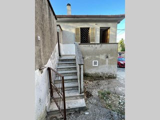 Appartamento in Vendita a Galluccio, 13'000€, 120 m², arredato, con Box