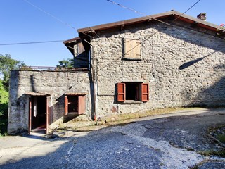 Trilocale in Vendita a Castel San Niccolò, zona Caiano, 38'000€, 41 m²