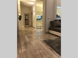 Villa in Vendita a Massa, zona Ronchi, 920'000€, 200 m²