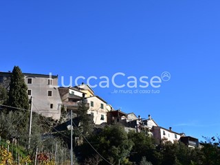 Casa Semi Indipendente in Vendita a Aulla, zona Bibola, 55'000€, 111 m²