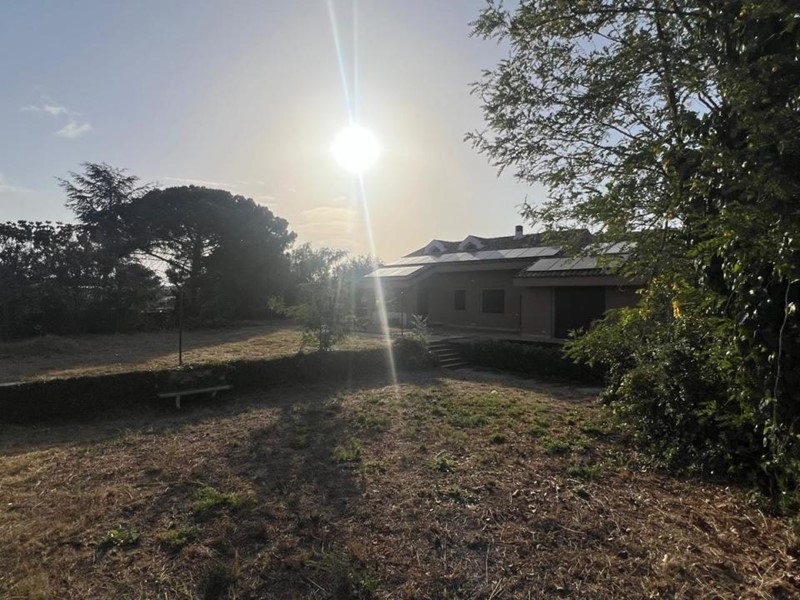 Casa Indipendente in Vendita a San Giovanni la Punta, zona Zagare/ Portali, 300 m², arredato, con Box