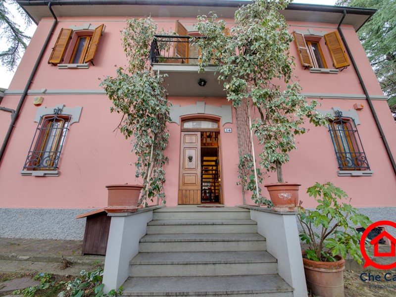 Casa Indipendente in Vendita a Mercato Saraceno, zona Montecastello, 460'000€, 420 m², con Box