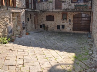 Trilocale in Vendita a Castelnuovo Berardenga, zona santa margherita la suvera, 200'000€, 109 m²