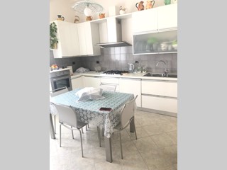 Casa Semi Indipendente in Vendita a Massa, zona Marina di Massa, 330'000€, 125 m²